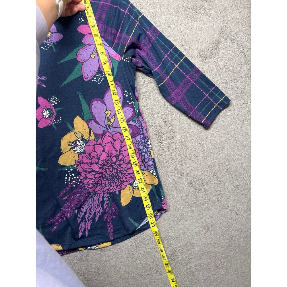 Women’s shirt Size M - Picture 2 of 6